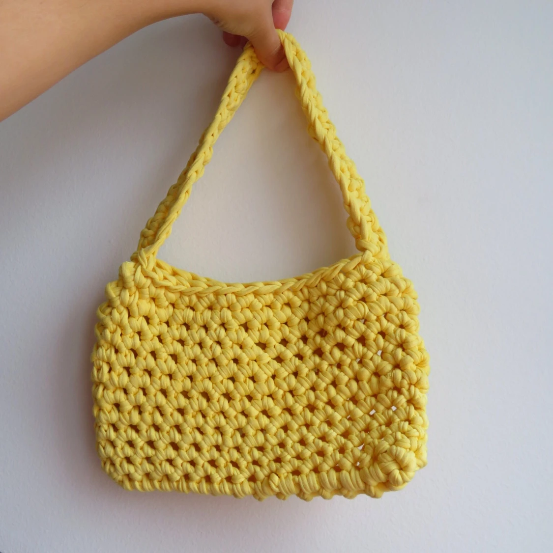 Virkad axelväska gul - 90