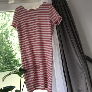 Ny klänning  - Nypris 299:-