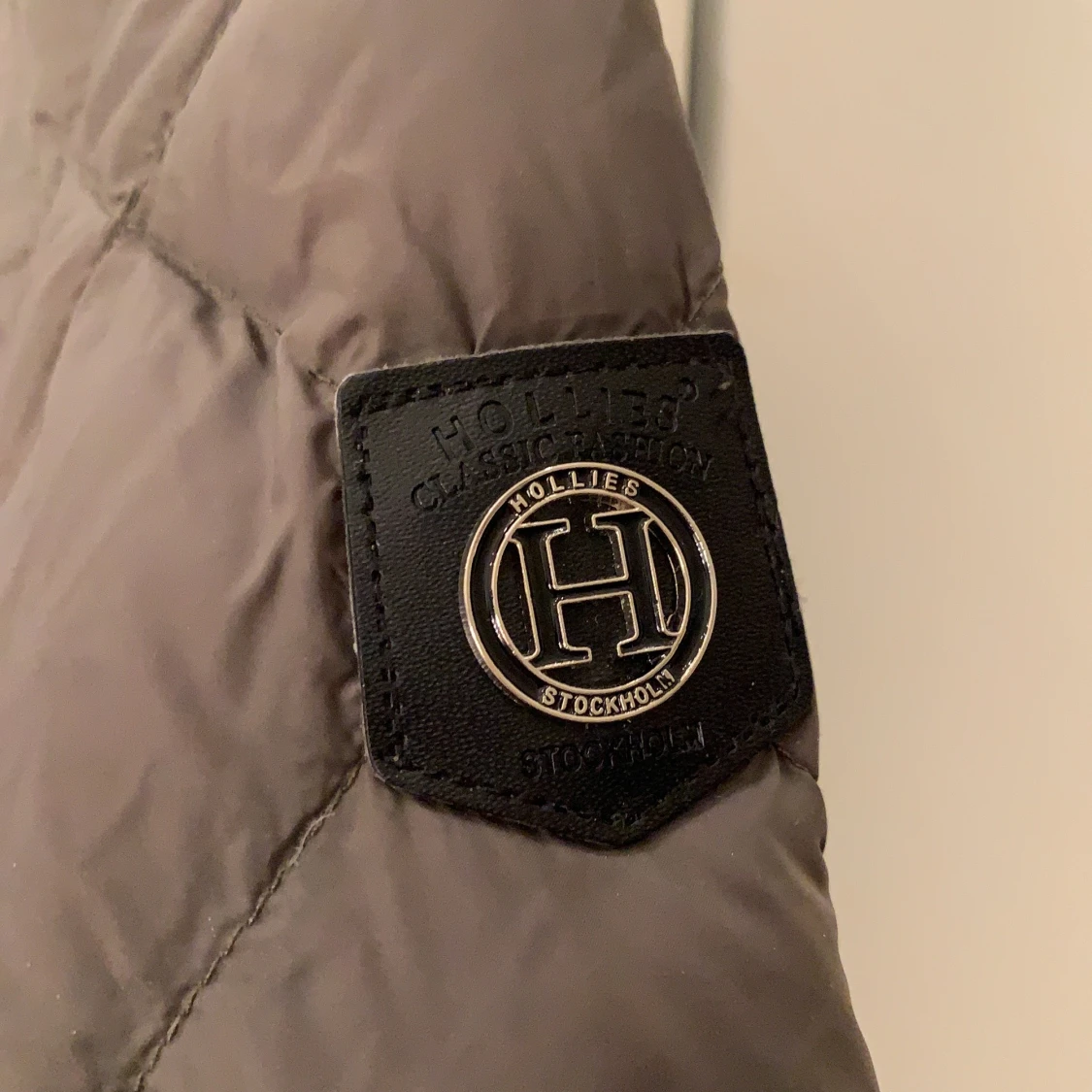 Hollies Jacka - 90