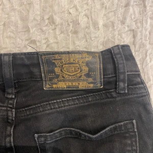 Crocker jeans - Bootcut Crocker jeans. Waist 24 length 31👍 säljer för att dom är lite korta på mig som är ungefär 168-170😭 kan skicka fler bilder. Frakten tillkommer 👍