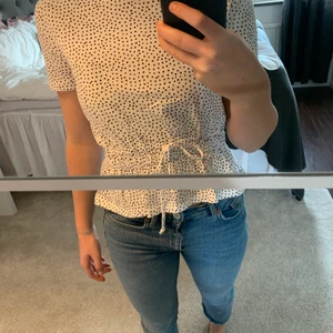 Zara tröja  - Populär tröja ifrån zara i detta super fina mönstret passar till allt och är super skön💞säljer pga måste rensa garderoben 