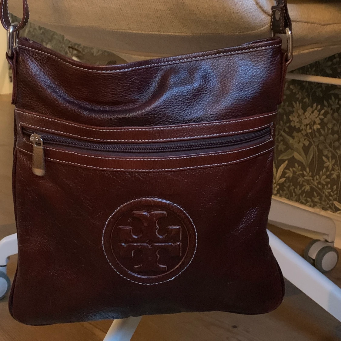 Brun axelremsväska  - 90