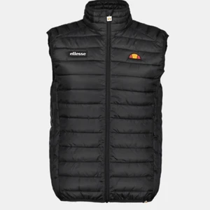 Ellesse väst ⚡️⚡️ - Super fin ellesse väst i toppen skick, knappt använd. Kom privat för egna bilder. Vid flera intresserade startar jag budgivning 💕💕💕