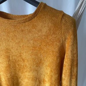 Tröja, från Vero Moda stl M - Perfekt inför hösten. Skönt tyg och är i bra skick. Passar även om man har Stl M