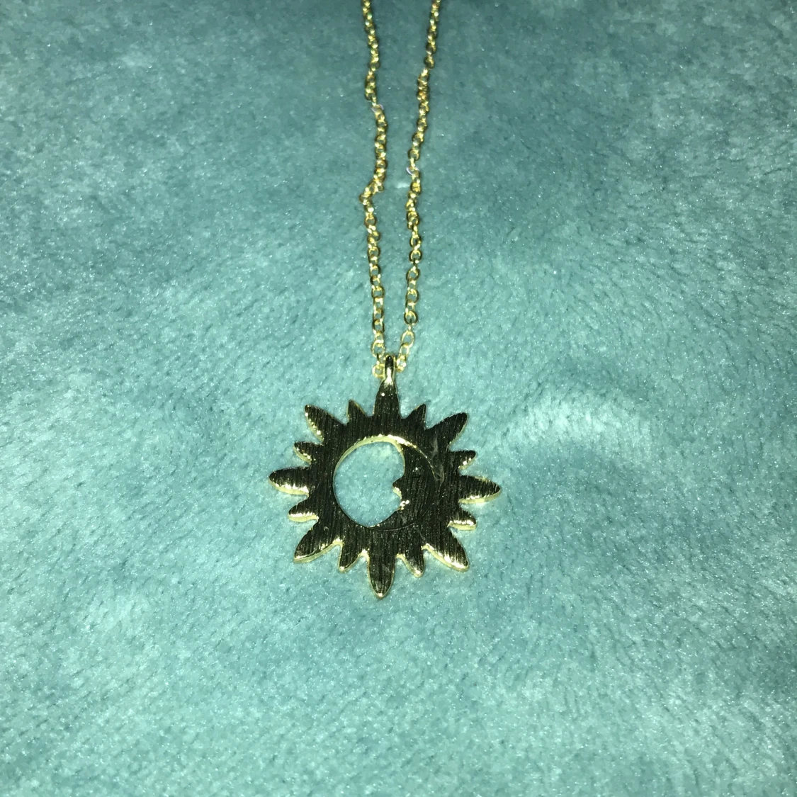 Sol, halvmåne halsband