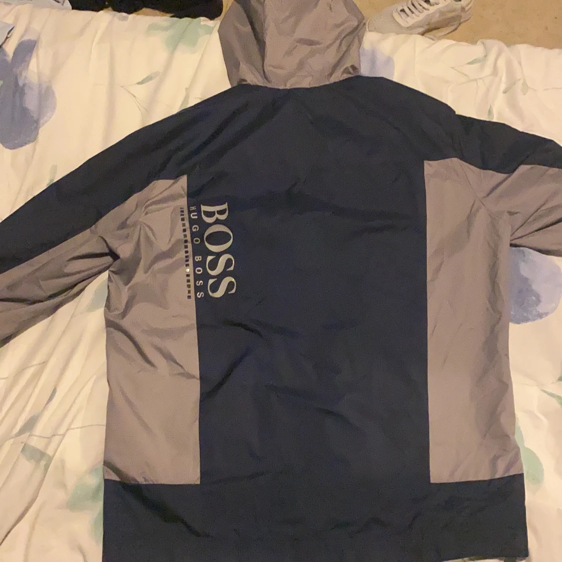 Hugo boss vindjacka - 90