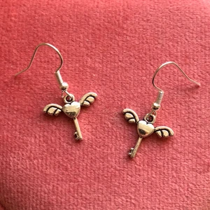 örhängen 💕 - gulliga örhängen! 50kr och frakten är gratis<3