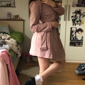 Kavaj, storlek S - Det mesta på denna bild är till salu, du kan köpa sakerna separat eller hela outfiten. Köper man outfiten så får man den billigare. Detta inlägg är om man vill köpa kavajen separat, den är oanvänd