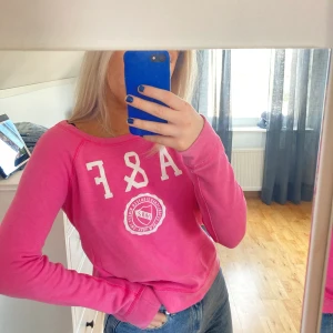 Huddie - Rosa huddie från abercrombie and fitch. Köpare står för frakt (63kr)💖💖