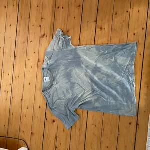 Misslyckad t-shirt - Misslyckad blekning, men sitter som en smäck