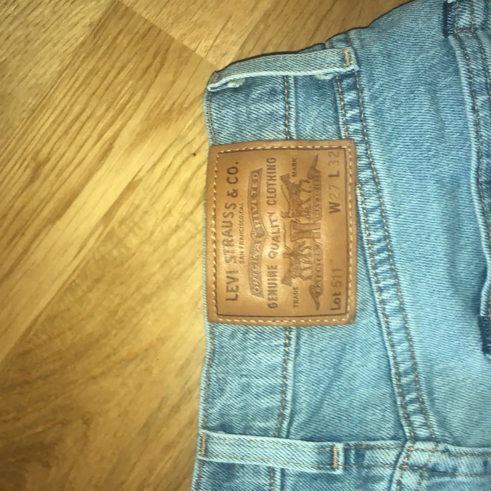 Knappt använda och ser som nya ut. De är köpta för ca 1000 kr. Storlek 27/32. Jeans & Byxor.