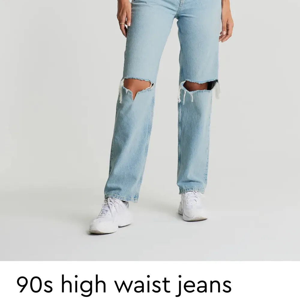 Säljer dessa snygga jeans från gina då de inte har kommit till användning. Har använt endast en gång. Skriv privat för fler bilder eller andra frågor. . Jeans & Byxor.