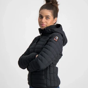 Parajumperjacka  - Parajumper jacka i storlek xs från kidsbranstore, jackan är som ny! Köpte den för 3500:- men säljer för ändast 1500:-