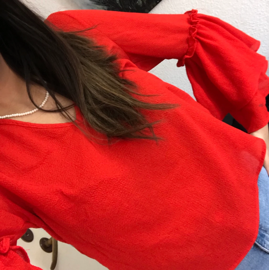 Röd topp med volanger  - 91