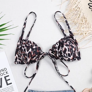 Leopard bikini - Leopardmönstrad bikini ENDAST ÖVERDEL. Helt ny endast provad.