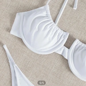 Super söt bikini  - Denna är superfin!! Högsta bud 90 kr. Aldrig använd. 