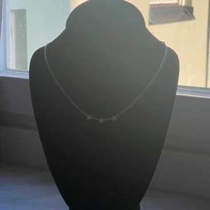 Stjärn halsband!  - Jätte fint halsband med tre stjärnor 💕