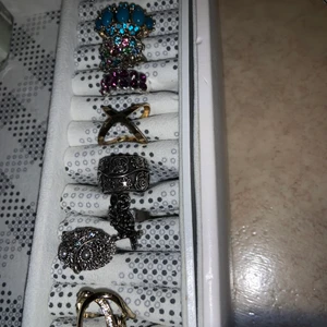 Ringar - Hela sättet är för 50kr medans en är för 50kr. Skriv vilken/vilka du vill ha! 