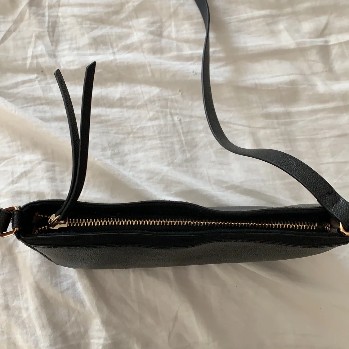Svart axelväska - 90