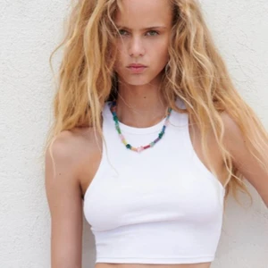 zara linne  - lånade bilder ifrån hemsidan. men säljer detta linnet. aldrig andvänt då de är för litet för mina bröst. lapparna är ej kvar då jag tvättade innan jag testade tyvärr. skriv för fler bilder privat❤️ frakt tillkommer & pris kan diskuteras 