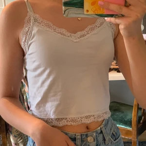 Vitt linne  - Super fint linne från Only, storlek S, pris 20 + frakt!