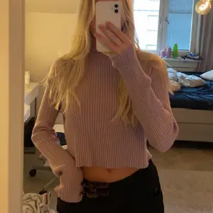 Fin lila ribbad tröja från pull and bear💕