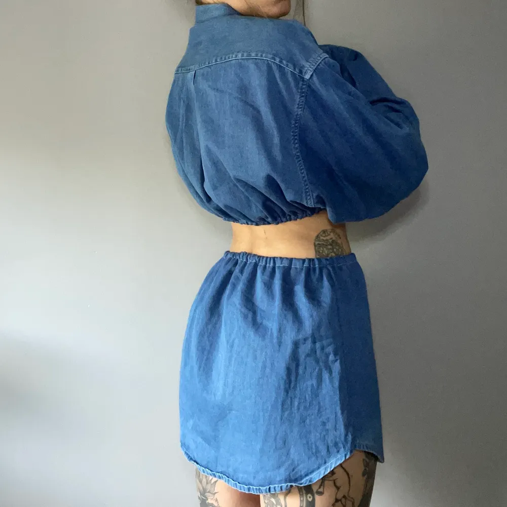 Vintage jeans crop set dress som jag sytt själv av en second hand jeans skjorta i size L.. Klänningar.