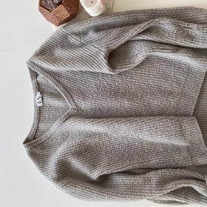 Kofta från Linn Ahlborg  - Använd ganska mycket men i fint skick 