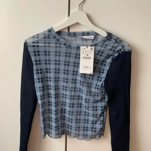 Mesh tröja  - Mesh tröja från Zara aldrig använd, storlek L men funkar för en s/m också. Inte lika tajt.