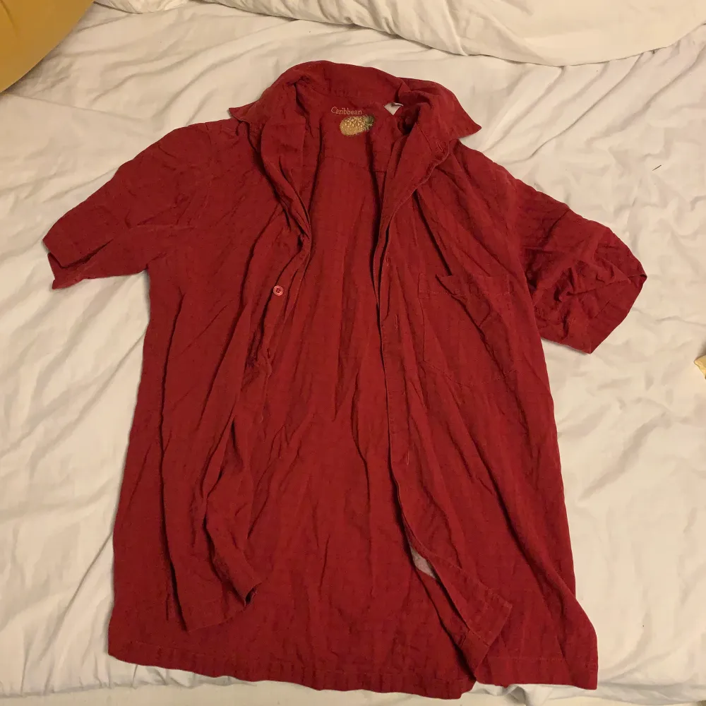 Röd skjorta från Beyond Retro 🥰🥰. Skjortor.