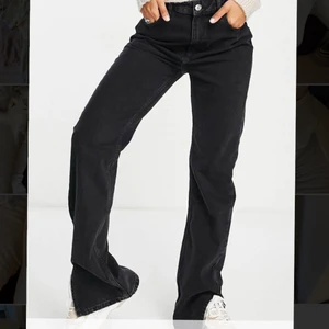Jeans - Jeans från asos som är helt oanvända. Jag på bilder är 175💓 gratis frakt med frimärken eller 66kr spårbar ❣️