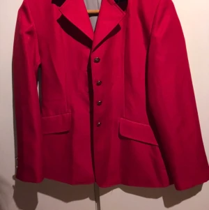 Ridkavaj 164 - Ridkavaj storlek 164, passar Xs. Knappt använd. 