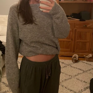 Grå stickad tröja Carin Wester  - Så fin grå stickad tröja från Carin Wester. Mjuk och inte alls stickig. Storlek Xs men passar även S😊