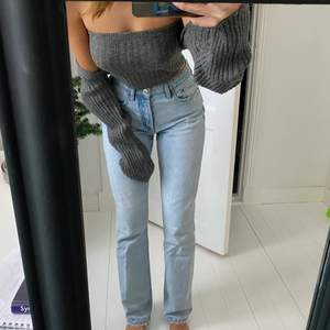 Zara jeans i storlek 36, slutsålda på hemsidan 💕💘 Jag är ca 170cm