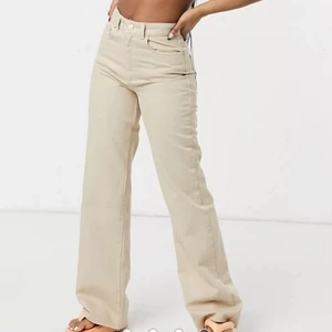 Becha jeans - Snygga storlek 36 men skulle säga att den även passar en liten 38:)skriv för fler bilder