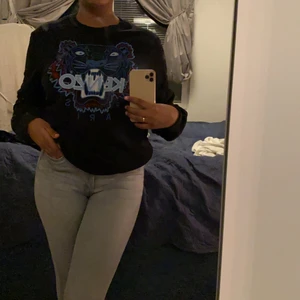 Tröja - Säljer min kenzo tröja har använt den ett par gånger men den ser helt ny ut fortfarande, köpte den för 1700