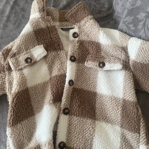 jack kofta - en jätte mysig jack kofta, användt 2 gånger passar xs, s och M