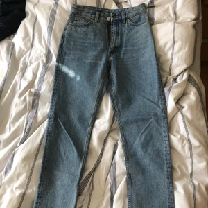 Mom jeans, Monki - Fina jeans i bra skick