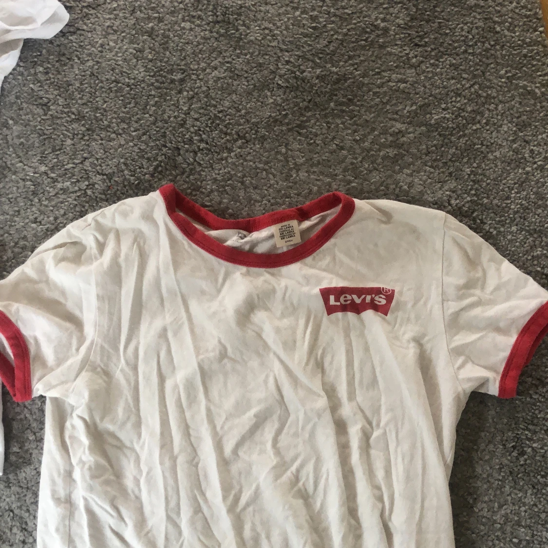 Två vita Levis t-shirts - 91