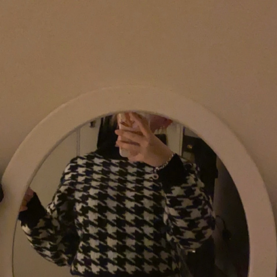  tjocktröja/ stickad