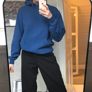Hoodie  - Säker min fina blåa hoodie då den inte kommer till användning längre köpte den för ca 2 månader sen:)