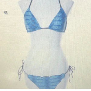 Bikini - Säljer den här fina bikinin då den var för liten på mig. Jag har vanligtvis M och denna satt som en S. Bikinin är från Wonderland och är i fint skick. Jag köpte den av en tjej på Plick så den är begagnad 👙✨