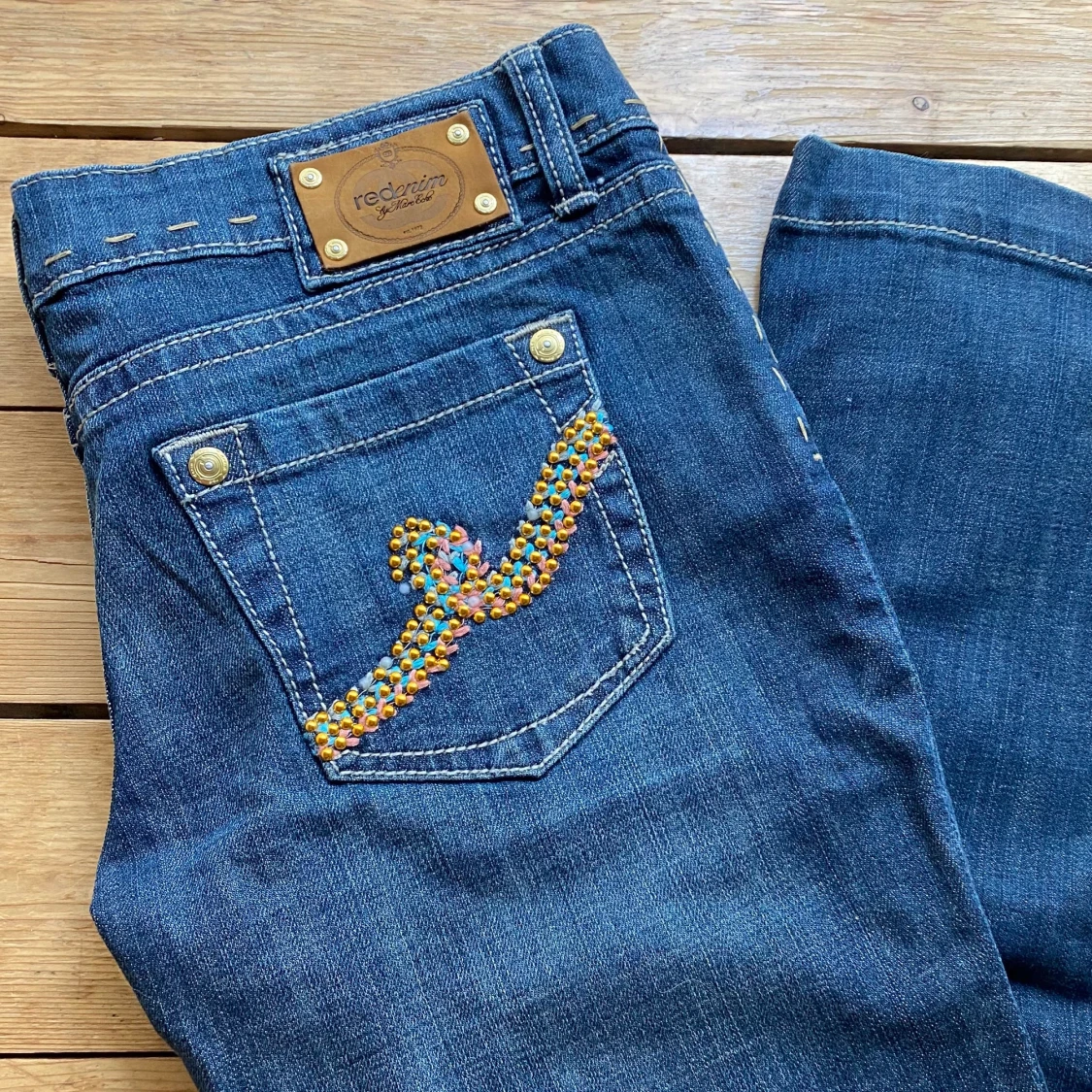 Mid-waist jeans