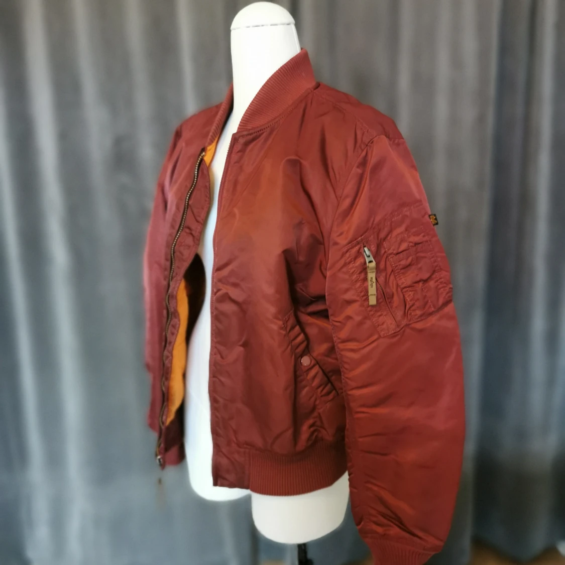 Alpha industries bomberjacka, burgundy/röd