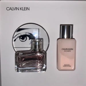 Calvin Klein presentbox -  helt oanvänd parfym och bodylotion från Calvin Klein Womens kollektion!!