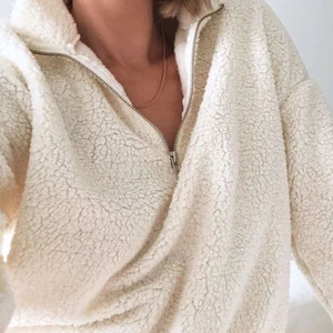 Teddy tröja - Jättemysig teddytröja från Gina Tricot! Den är slutsåld på Gina och endast använd fåtal gånger. 