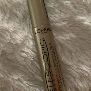 Ny mascara  - Säljers den här mascaran telescopic från loreal fick den idag men leveransen tog för lång tid så fick köpa en ny i butik.. aldrig använd!! Köptes för 129kr säljer den för 80kr frakt ingår 