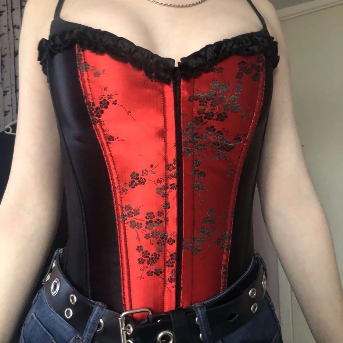 Röd svart korsett