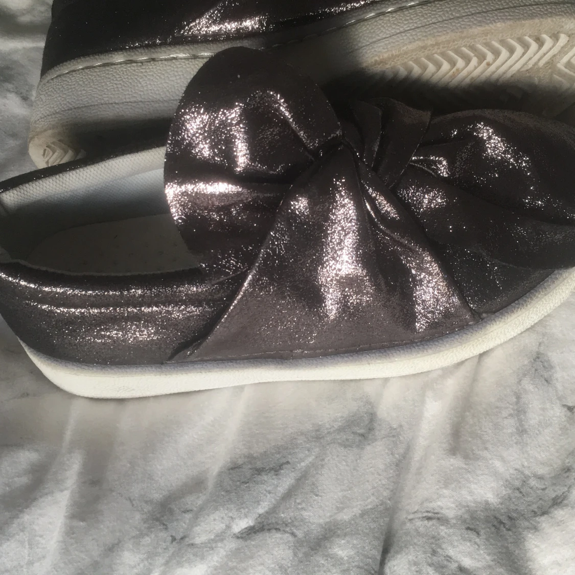 Grå slipons skor - 90