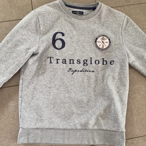 Tjocktröja - Skick: bra använd / nypris: 1300 